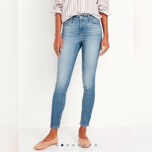 Women's Old Navy High-Waisted Rockstar Super-Skinny Jeans Size 6 Faded med wash